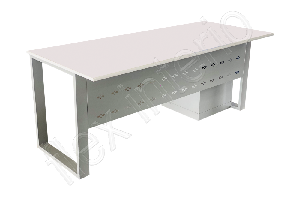 FM 530 - Exe. Table with Locker